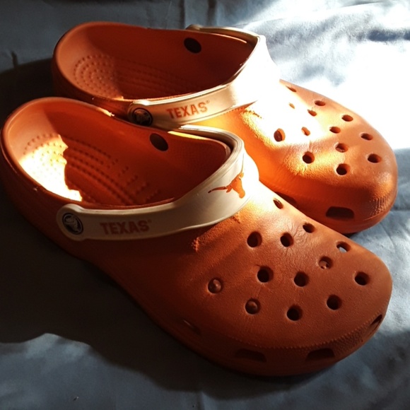 clarks gold flip flops